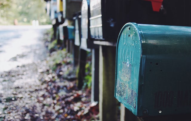 Who-Invented-The-Mailbox